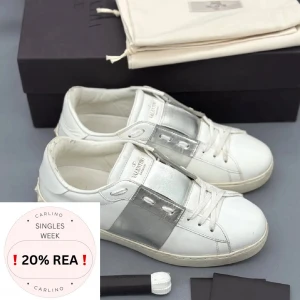 Valentino Open | 40.5 - Valentino Open sneakers | Grymt skick! | Original box, dustbag, kort samt extra skosnören ingår! | INGA BYTEN | Fraktar spårbart eller möts upp i Täby