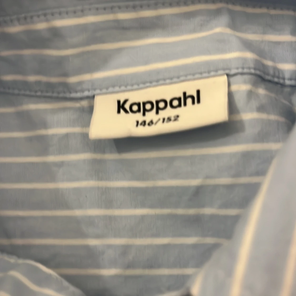 Blåvit randig skjorta från Kappahl - 3