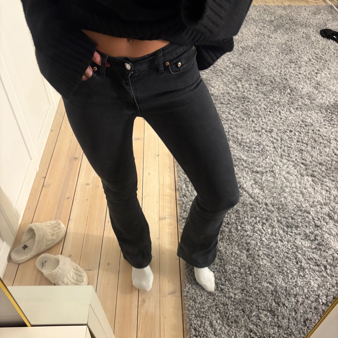 Svarta bootcut jeans med låg midja - 1