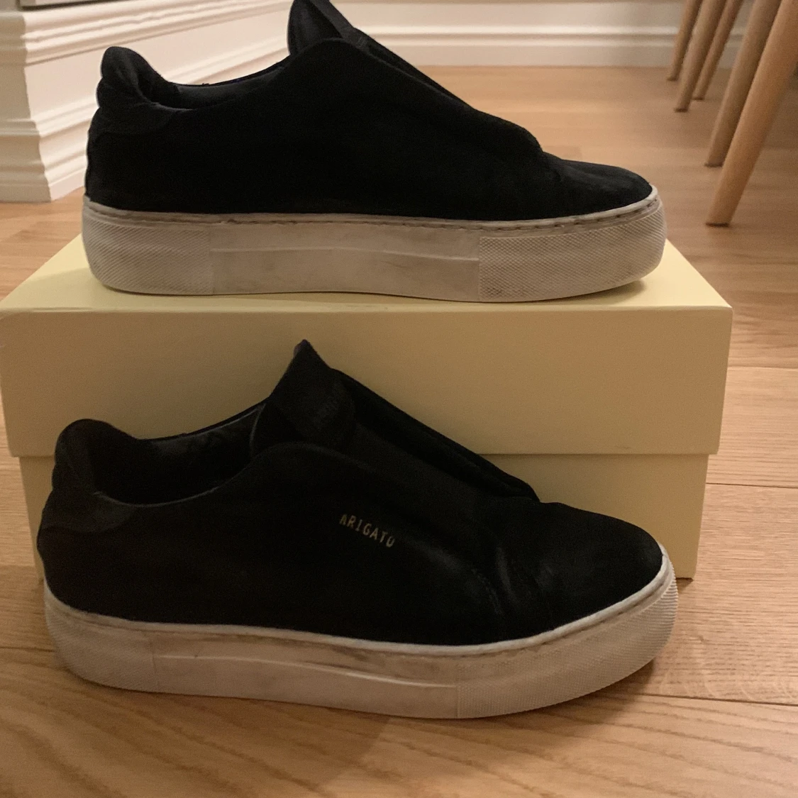 Svarta sneakers från Axel Arigato - 2