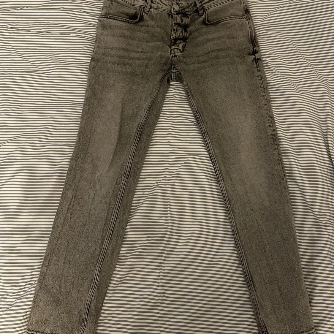 Grå slim jeans från Neuw, 32/32