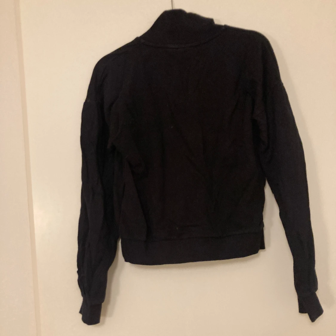 Svart half zip tröja  - 1