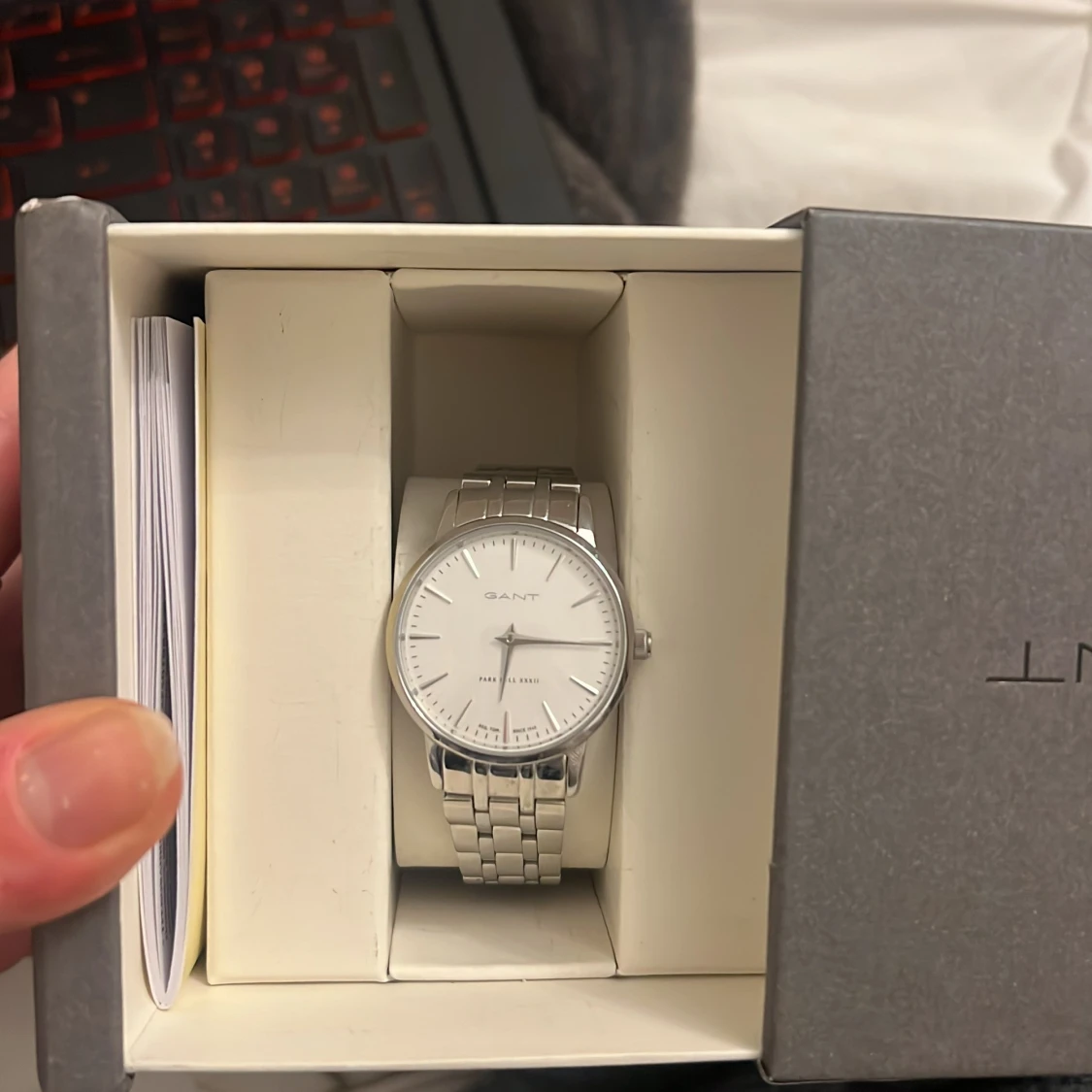 Silverfärgad klocka från GANT