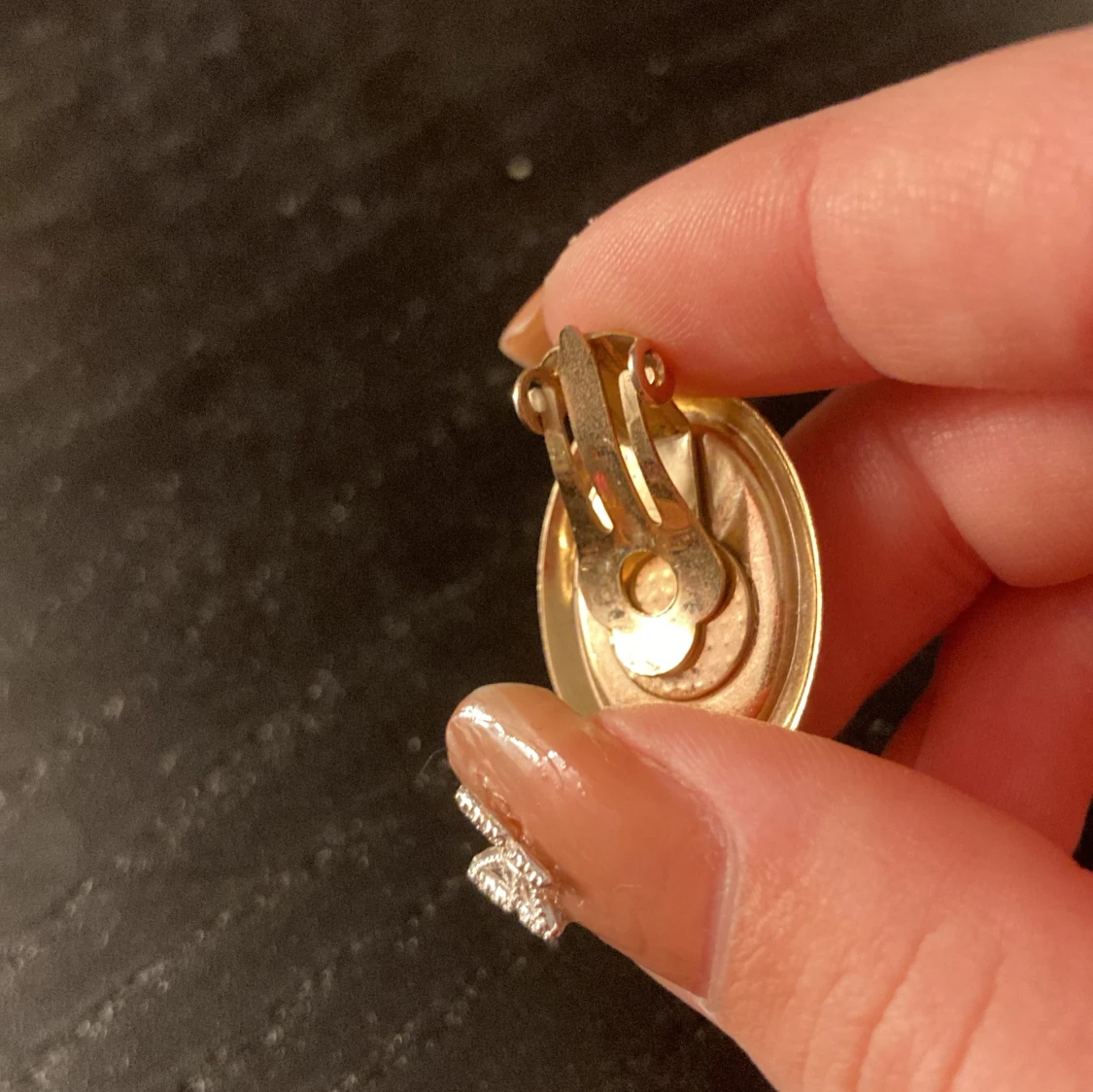 Ovala clipsörhängen med blågrön sten - 1