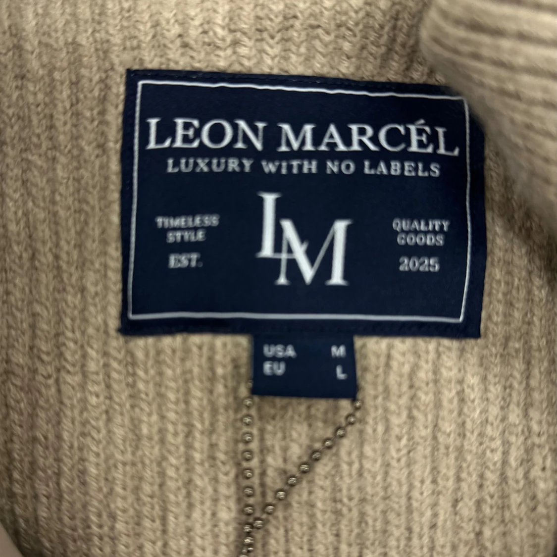 Beige pufferjacka från Leon Marcel - 2
