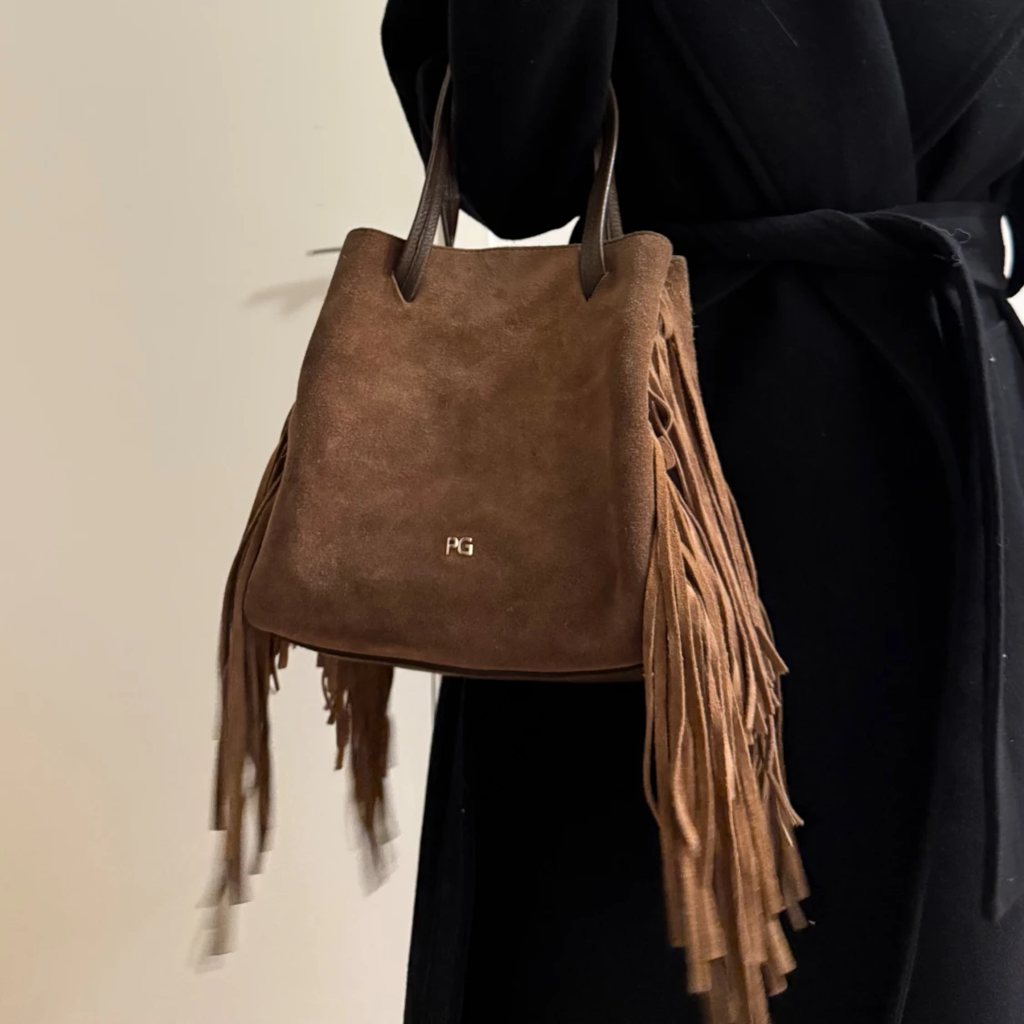 Brun mocka axelväska med fransar PG - 2