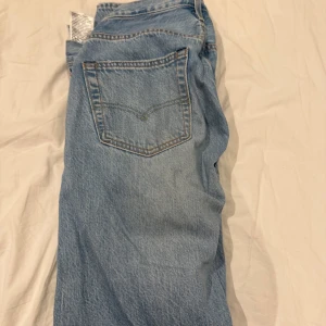 Ljusblå levis jeans  - Ljusblå Levis jeans i bra skick