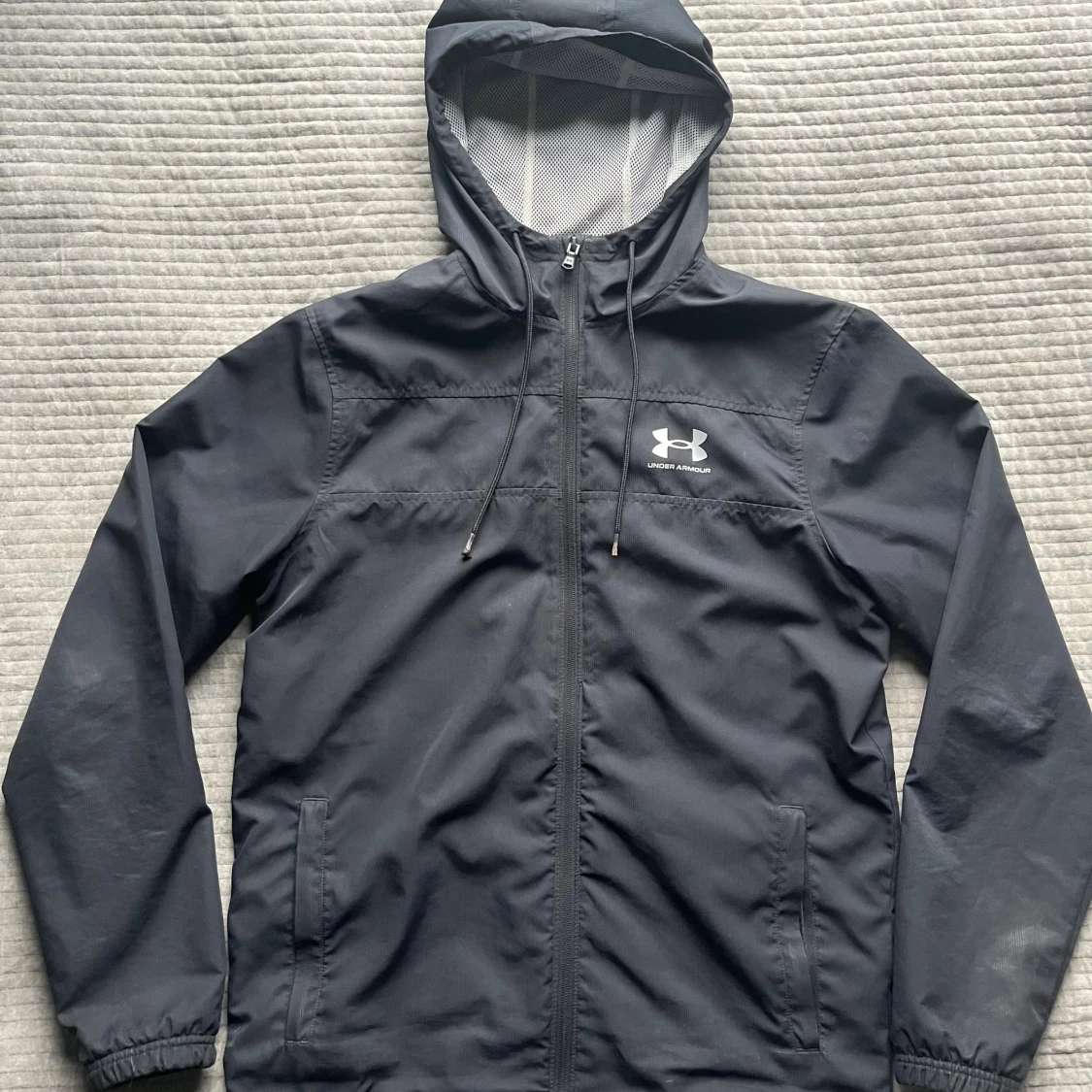 Svart vindjacka från Under Armour