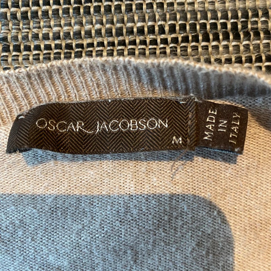 Beige stickad tröja från Oscar Jacobson - 2