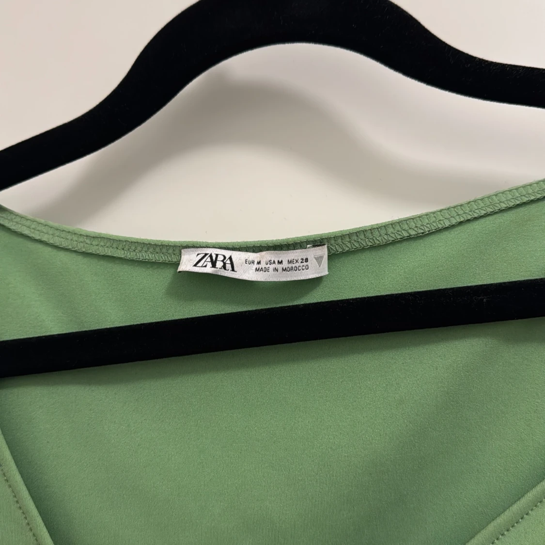 Grön cut out bodysuit från Zara - 2