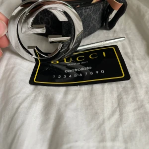 Guccci bälte helt ny  - Guccci bälte helt ny och hållgörare ingår  helt ny är de väldigt snygg med fina detaljer följ gjärna våran TikTok Scandinavia_market kort ingår 
