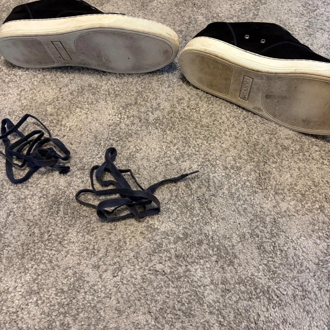 Lanvin svarta sneakers med lackad tå - 4