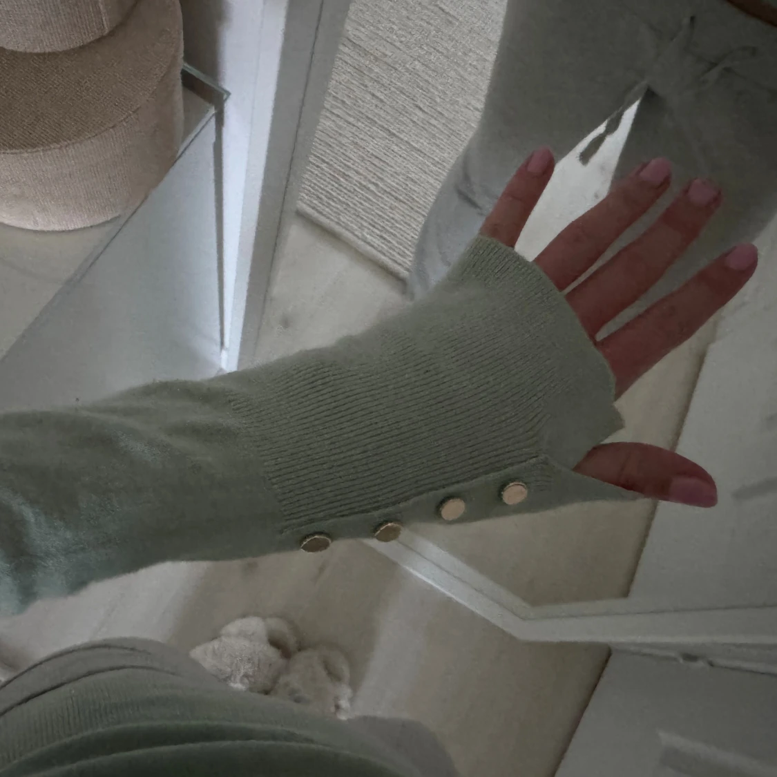 Ljusgrön stickad tröja med knappar - 2