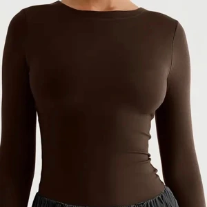 tröja  - en tröja som aldrig används, står inte vart den är ifrån💕