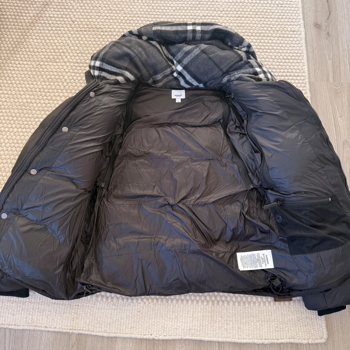 Svart pufferjacka Burberry XL - 1