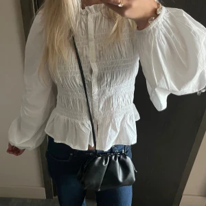 Nelly blus - Jättefin Nelly blus i ny skick!!