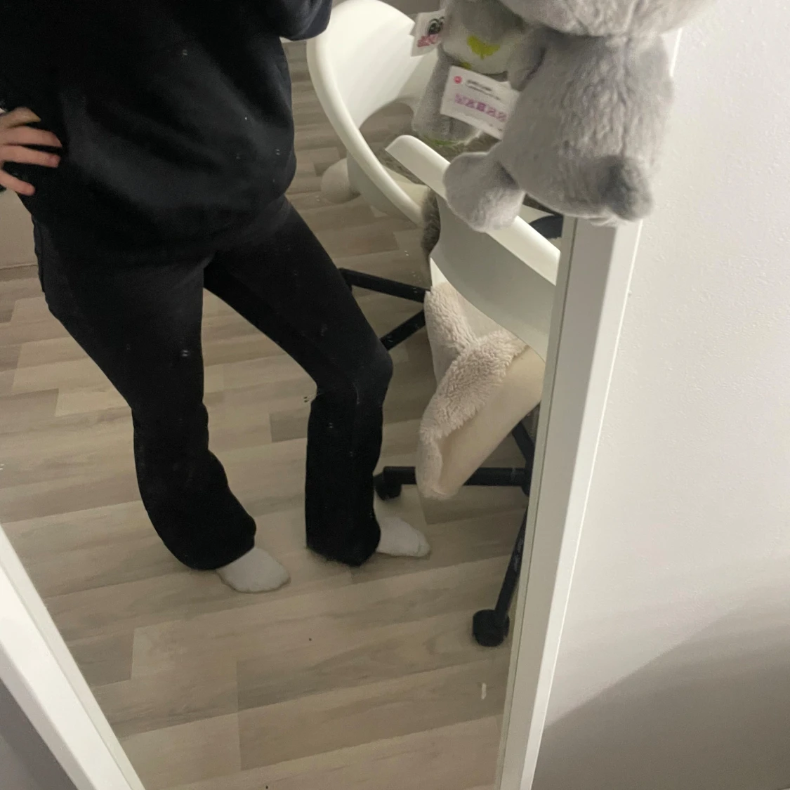 Svarta bootcut jeans från H&M