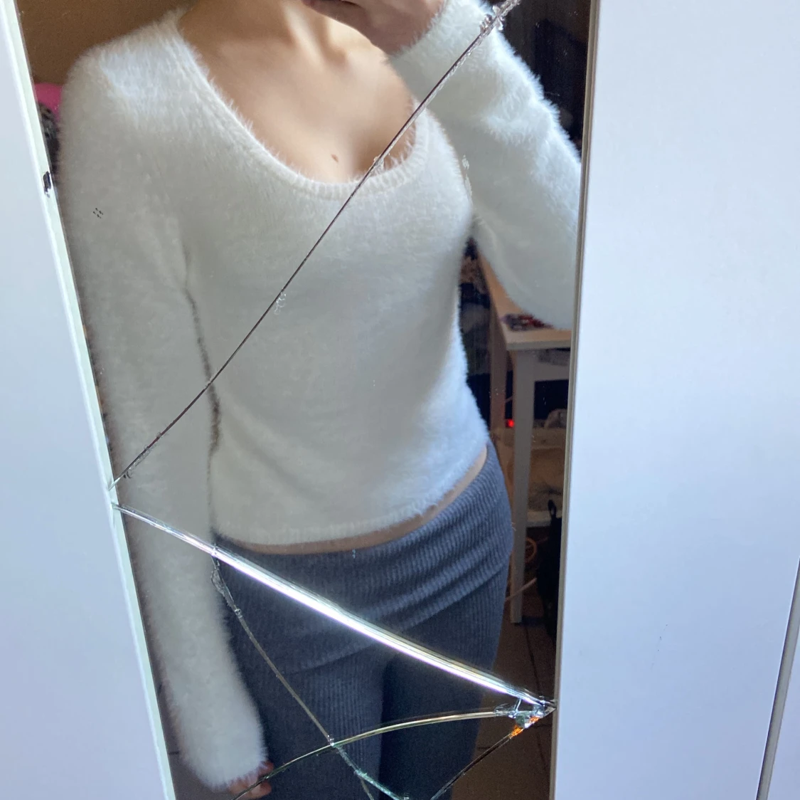 Vit fluffig stickad tröja H&M - 3