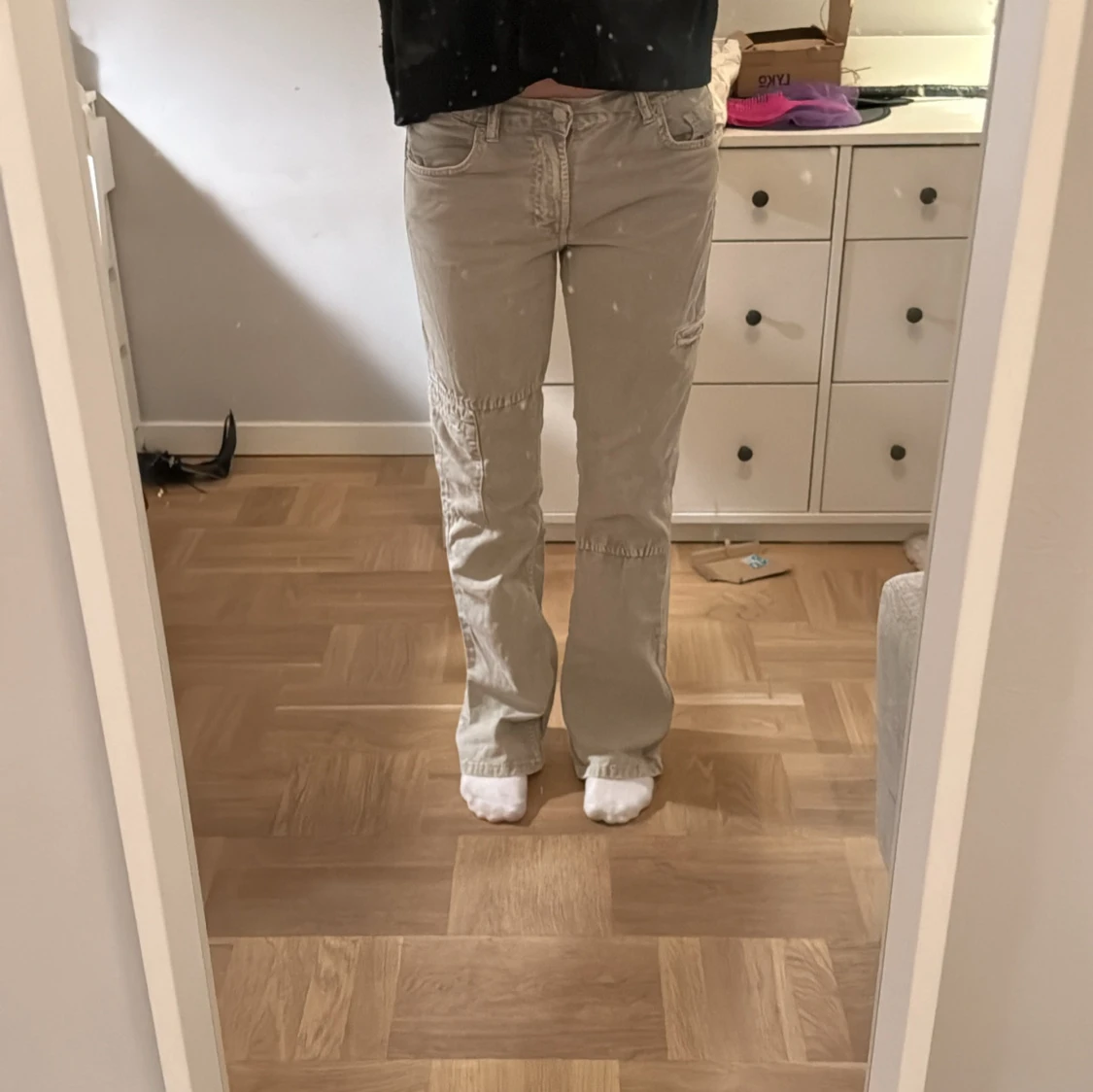Unika raka/utsvägda lowwaist jeans från Zara - 2
