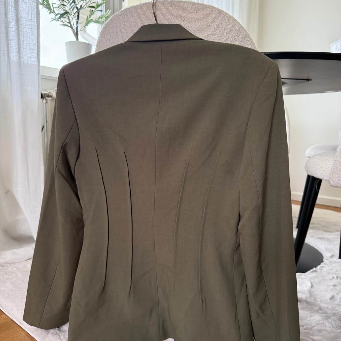 Grönt kostymset  - 1