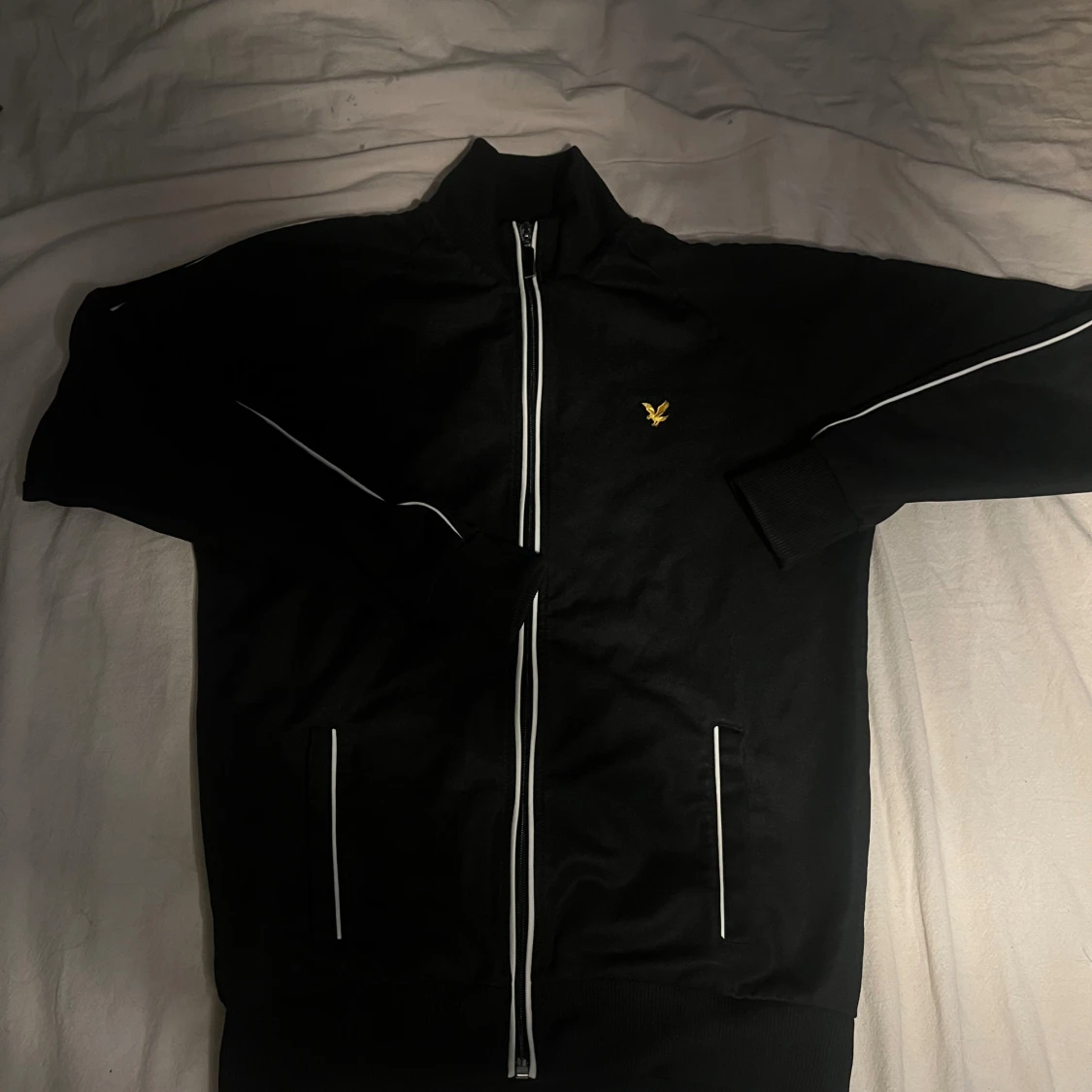 Svart track jacket från Lyle & Scott