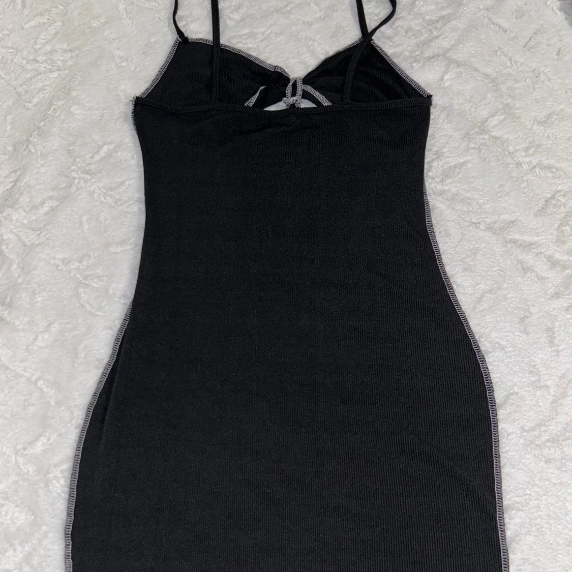 Svart kort klänning från SHEIN (S) - 1