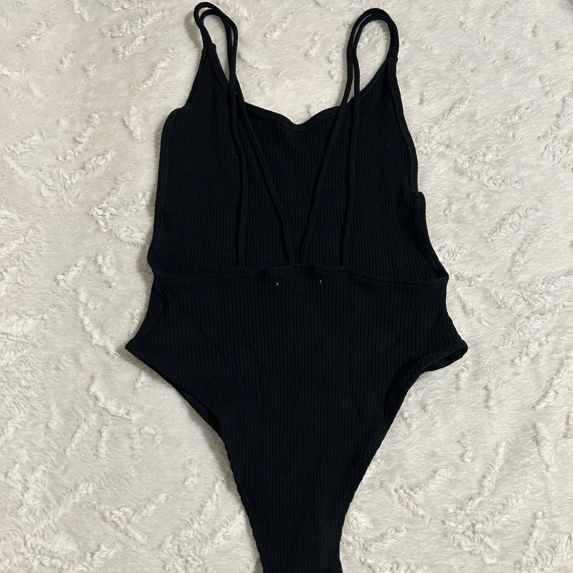 Svart ribbad body från Pull&Bear (M) - 1