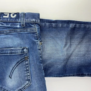 Dondup Mius Jeans - Storlek 35. Skick 8/10. Pris: 999:-