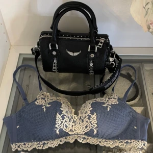 Intimissmi blå spets bh - Helt ny supersöt blå bh från Intimissmi. Storlek 70c. Nypris 600kr