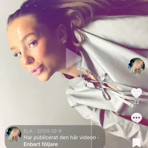 Blus - Superfin blus som är använd ca 3 gånger