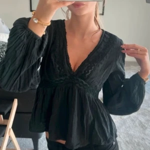 Nelly blus - Säljer denna fin blus från Nelly!🤩lånad första bild