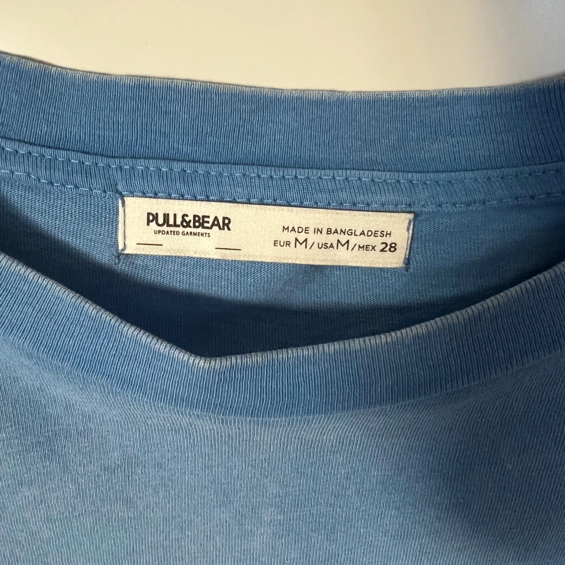 Blå croppad t-shirt från Pull&Bear - 2