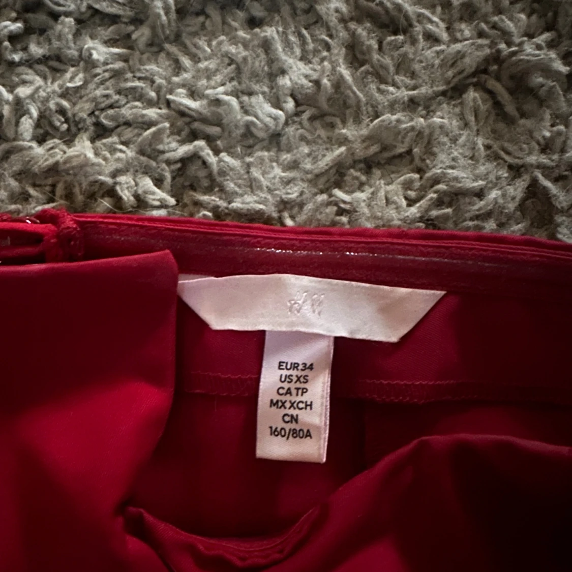 Röd axelbandslös topp med rosett H&M - 2