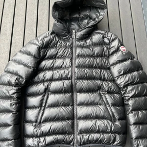 Colmar pufferjacket - Colmar pufferjacket i bra skick men finns små slitage, storlek 48/M