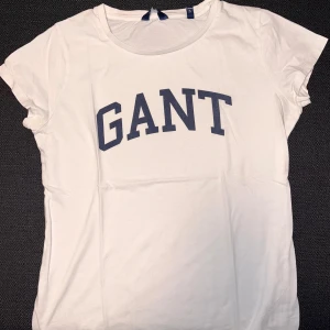 Vit GANT topp - Aldrig använd! Djur och rökfritt hem! Storlek S