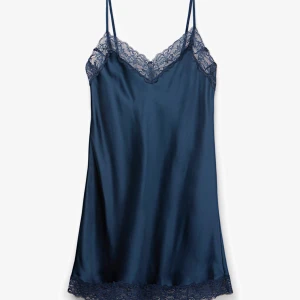 Intimissimi nattlinne - Nattlinne från intimissimi i stl L, sparsamt användt. Köpt för 1000kr och säljer för 600kr