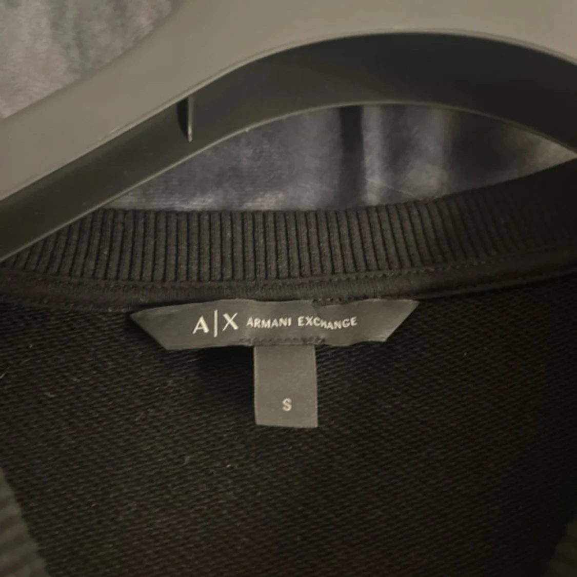 Svart sweatshirt från Armani Exchange - 2
