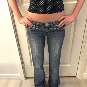 Lågmidjade jeans  - Säljer ett par snygga lågmidjade jeans