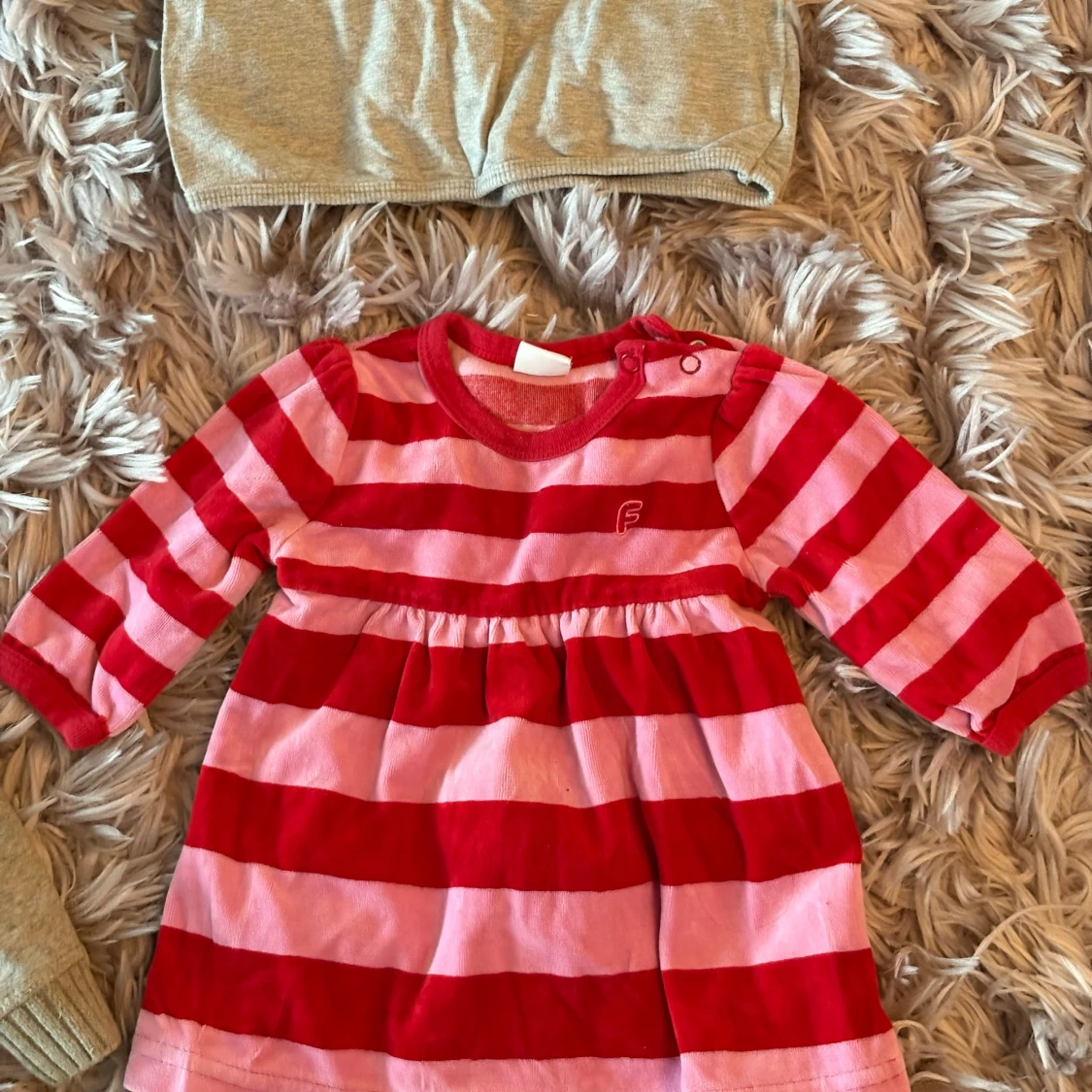 Gulliga flickkläder  - 3