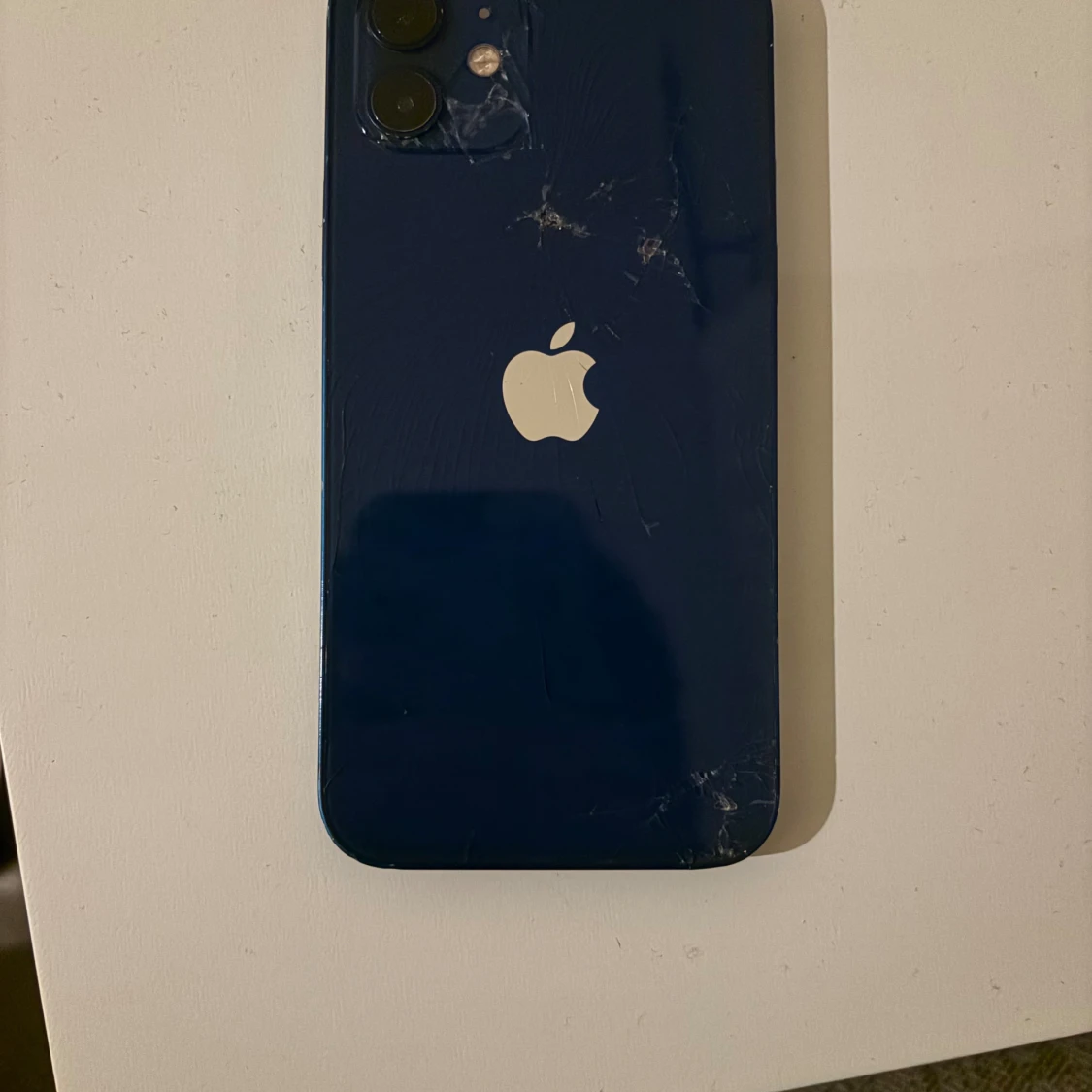 iPhone 12 Blå - 1