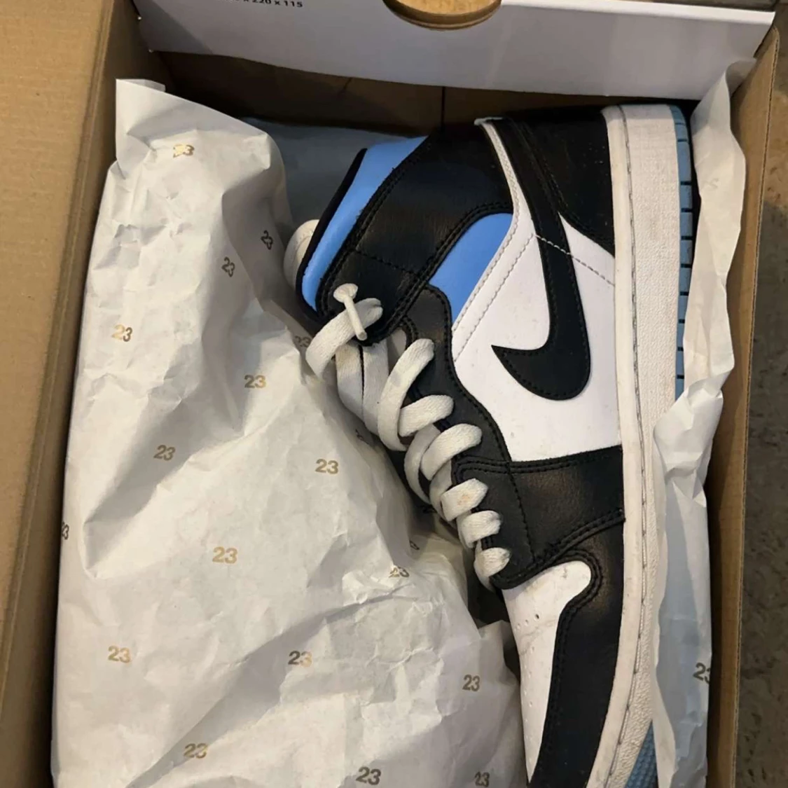 Nike Jordan 1 svart/blå sneakers