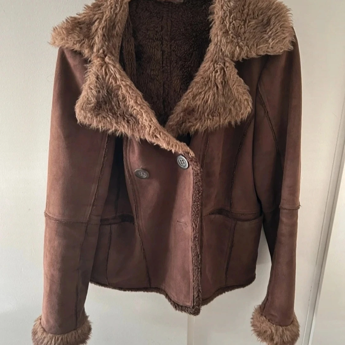 Brun teddyjacka med fuskpäls - 1