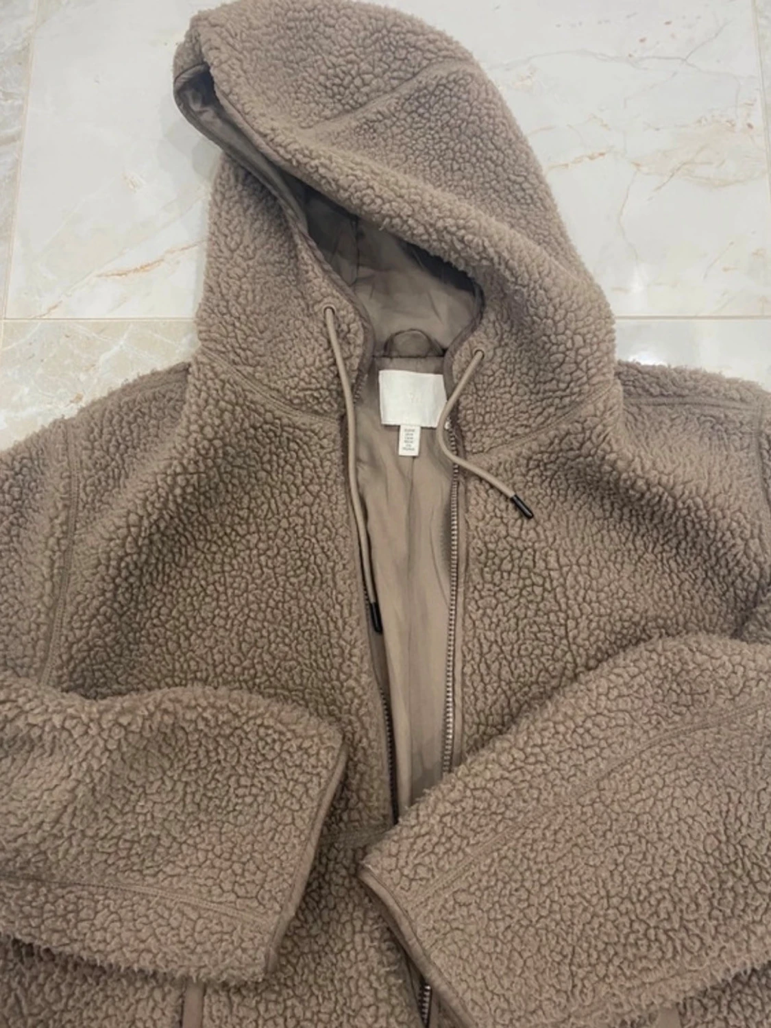 Beige teddyjacka med huva från H&M - 1