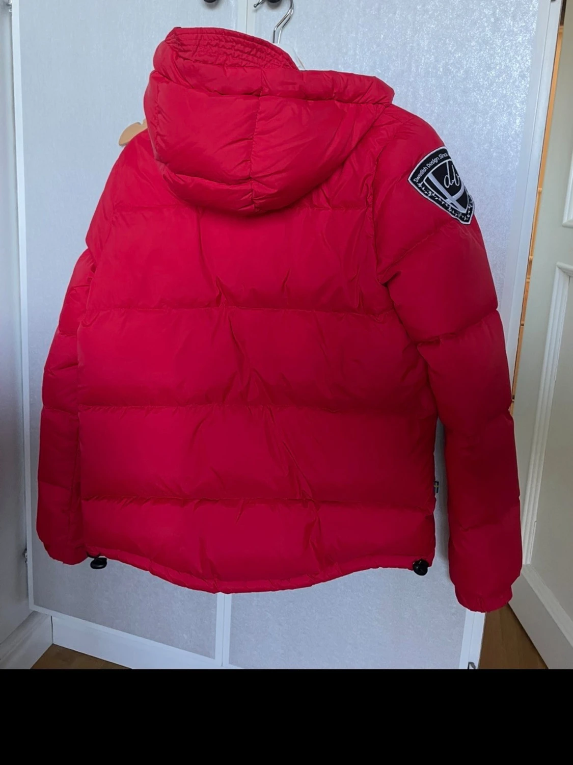 Röd dunjacka från DBrand - 2