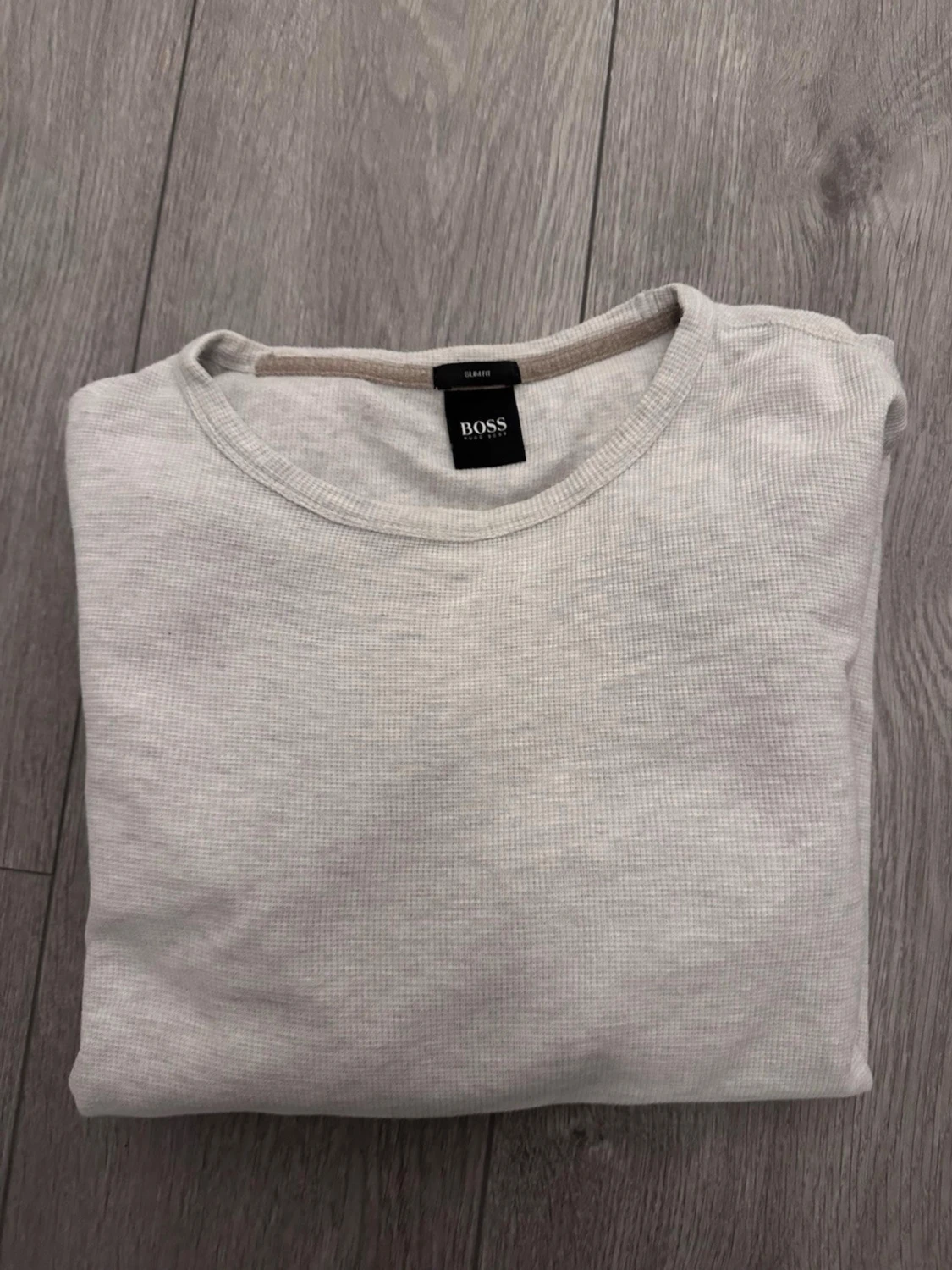 Ljusgrå långärmad tröja från BOSS