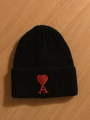 Ami paris mössa - Ami paris mössa small