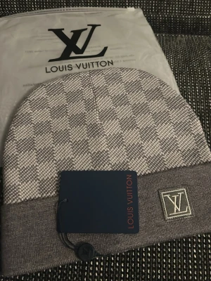 Grå mössa - Säljer min grå mössa