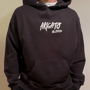 Arigato hoodie - Säljer min arigato hoodie som är i mycket bra skick, knappt använd. Priset kan diskuteras vid snabb affär! Skickar snarast.
