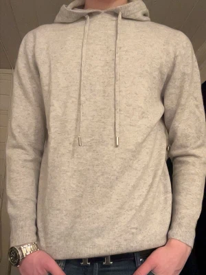 Merinohoodie - Säljer den här riktigt sköna Merinohoodien sprillans ny! Endast prövad skick 10/10