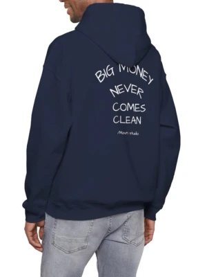 Hoodie från mavn studio  - En unik marinblå hoodie med texten ”BIG MONEY NEVER COMES CLEAN” på ryggen storlek M